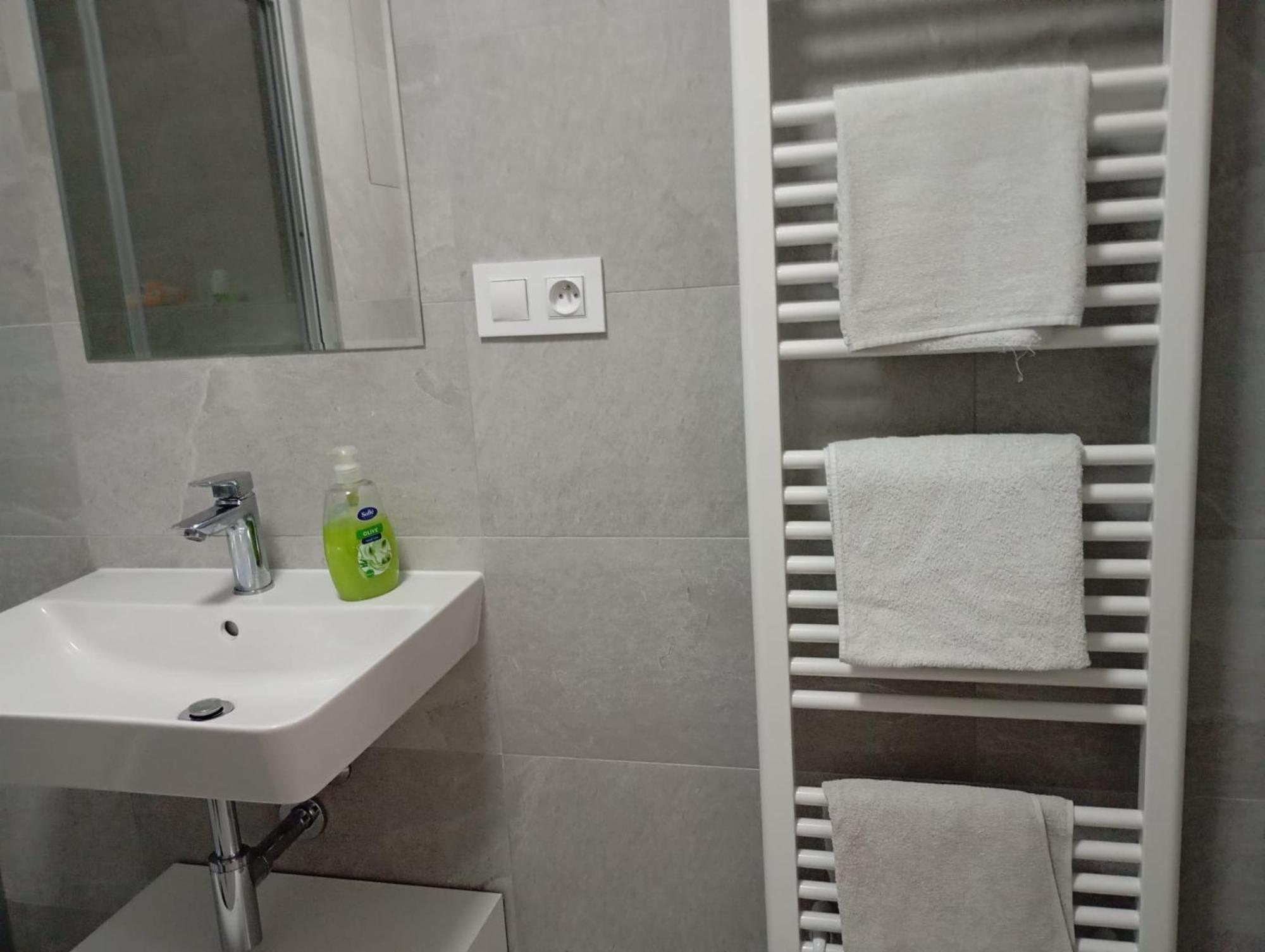 Novy Apartman S Terasou Brno Esterno foto